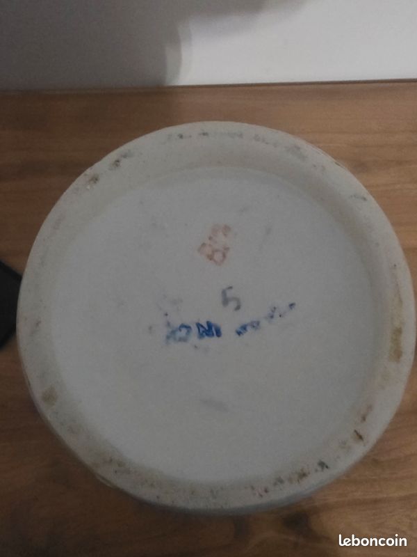 Vase (image 2)