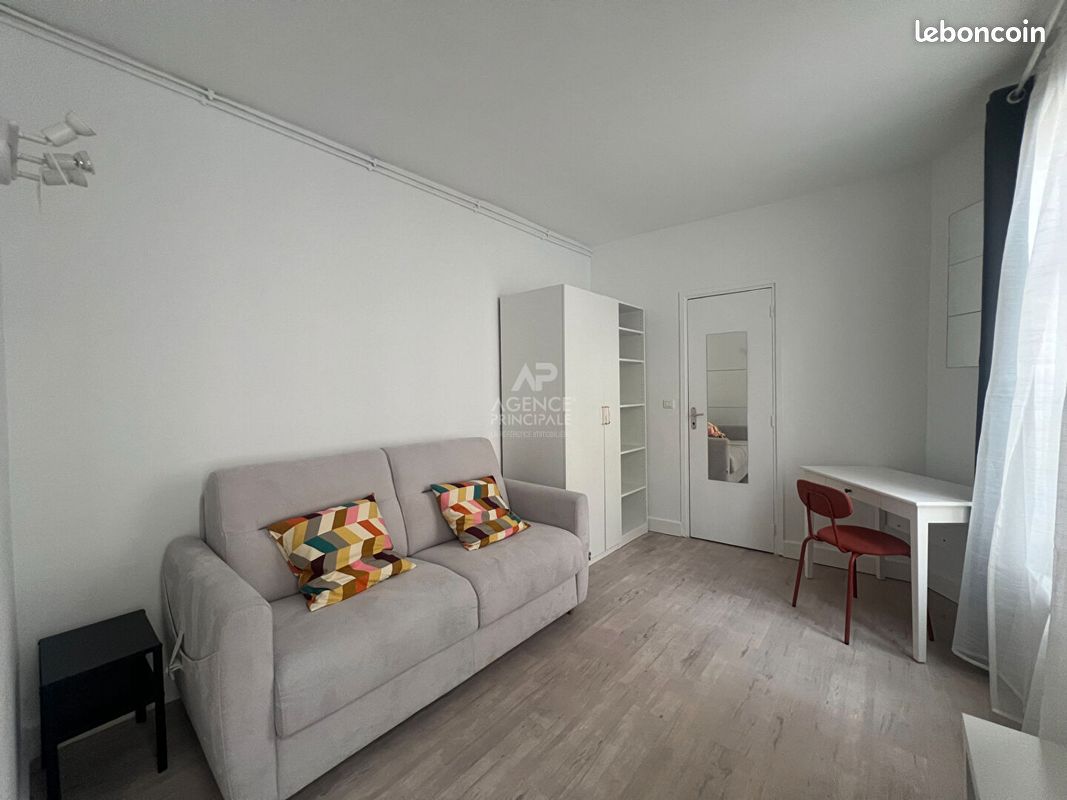 Appartement 1 pièce 19 m² · à Versailles · 19 m² · 870 €/mois