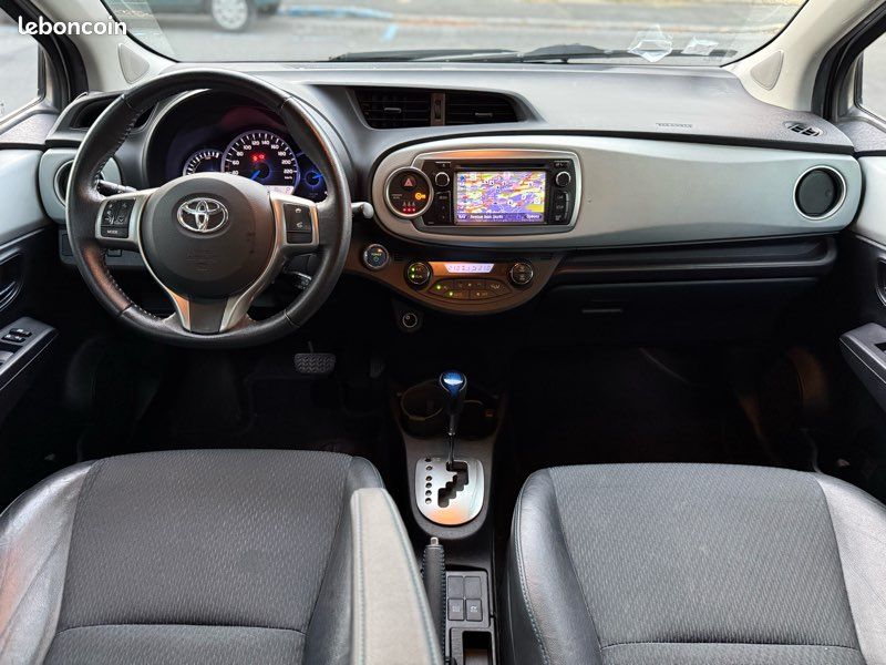 TOYOTA YARIS III HYBRIDE 100h STYLE - ENTRETIEN TOYOTA - GARANTIE 6 MOIS (image 4)