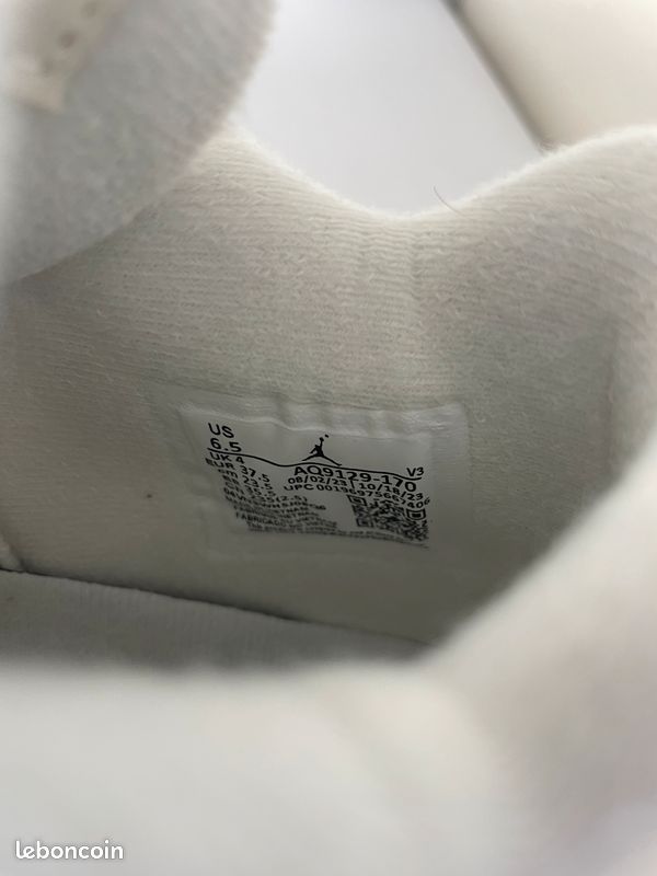 Air Jordan 4 Sail Metallic Gold (image 8)