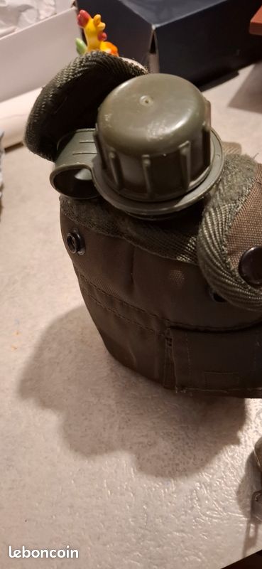 Gourde militaire avec ceinture (image 3)