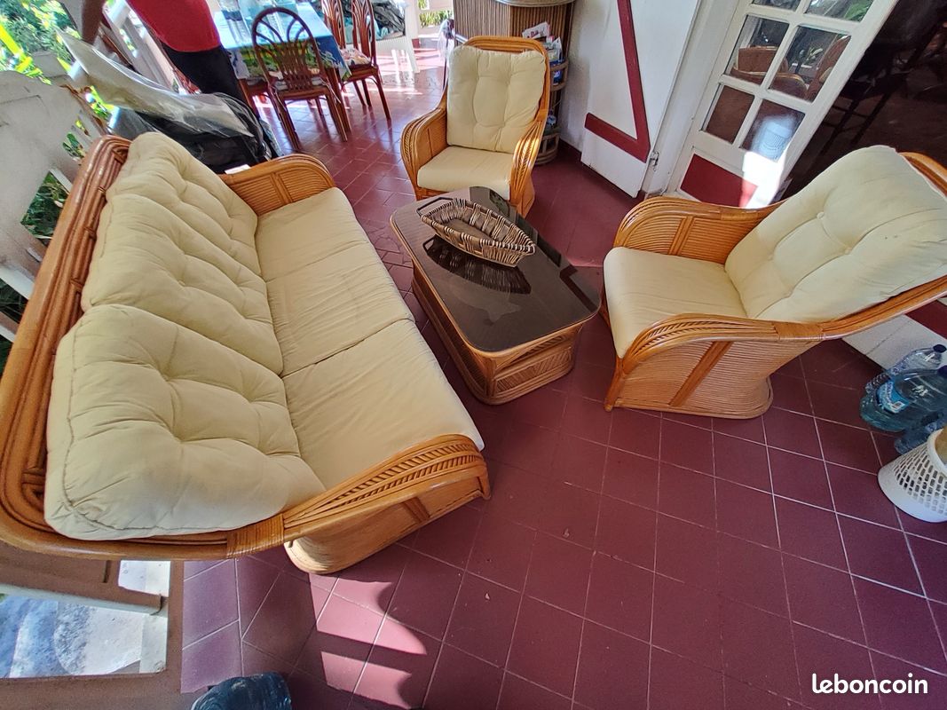 Beau salon rotin (image 1)