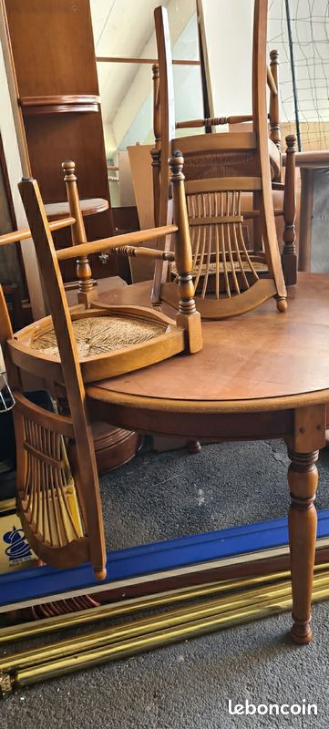 4 chaises + une table (image 4)