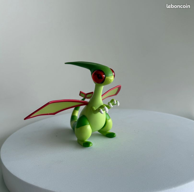 Figurine de Pokémon. Flygon Nº 0330 (image 3)