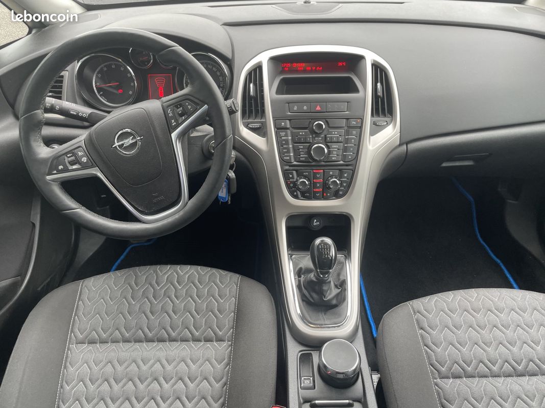 Opel Astra 1.4 TURBO 140CH (image 4)