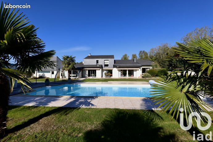 Maison 11 pièces 285 m²