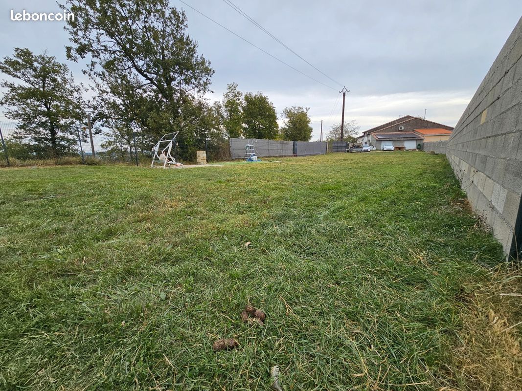 Maison 5 pièces 180 m² · à Sajas · 180 m² · 240 000 €
