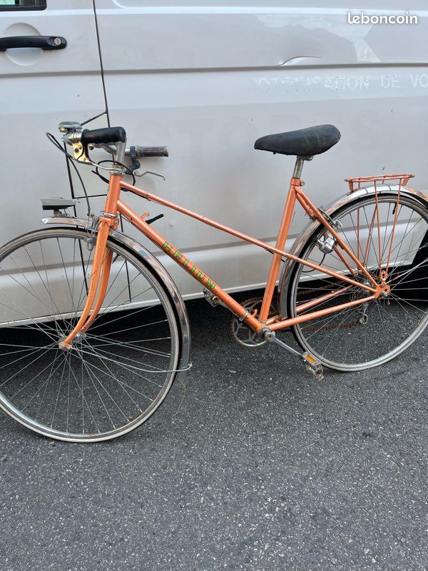 Insigne tête de vélo vintage cycles HELIUM France vélo
