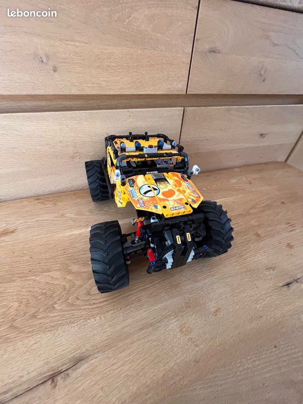 LEGO Technic 42099 – 4x4 X-treme Off-Roader Motorisé Control+ (image 4)