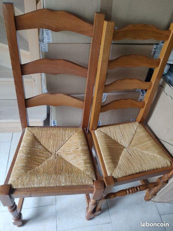 2 chaises bois et paille ,differentes :urgent (image 1)