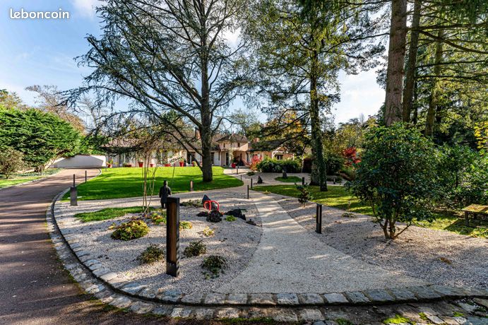 Propriété 8 pièces 306 m²