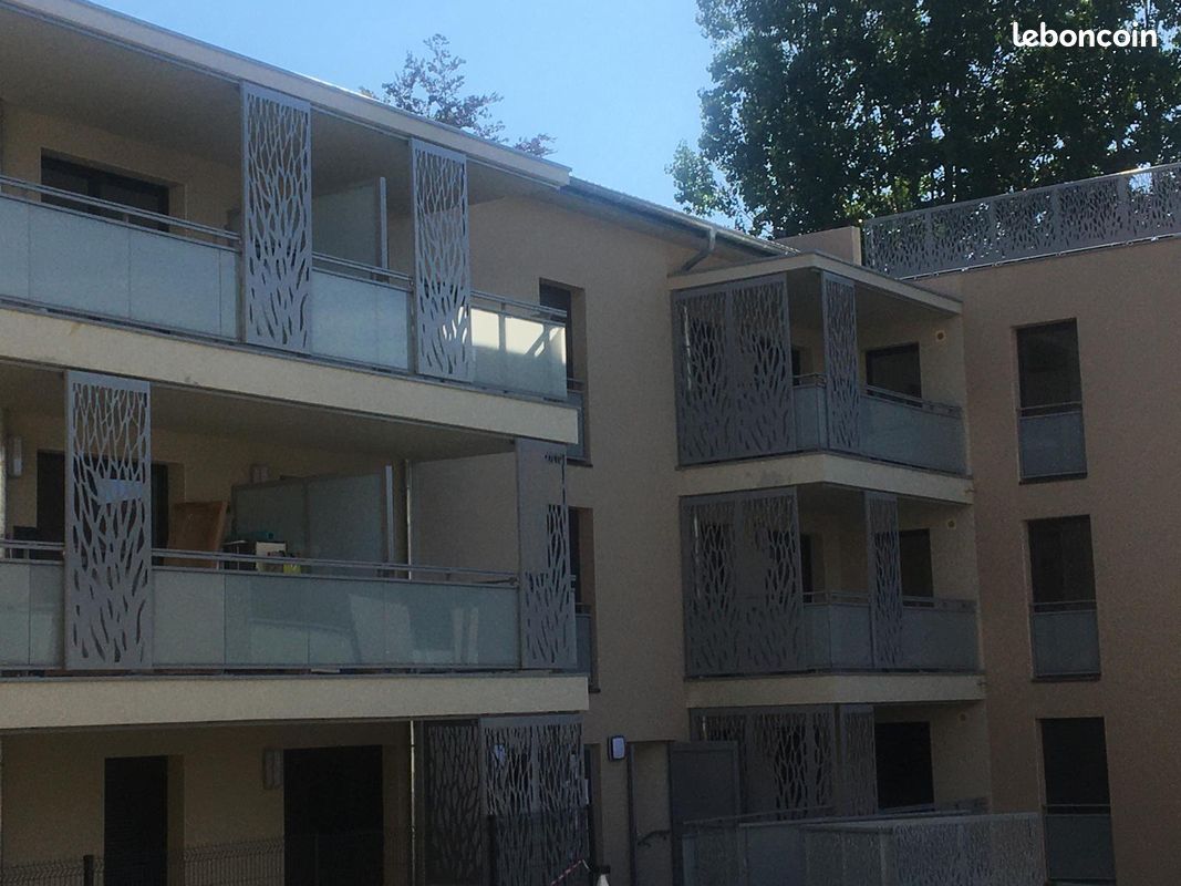 Parking 2 pièces 52 m² · à Neuville-sur-Saône · 52 m² · 800 €/mois