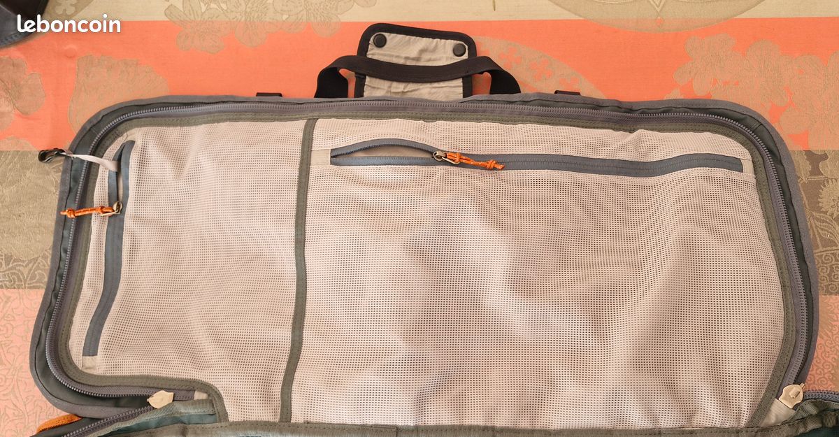 Sac de voyage armature et roulettes