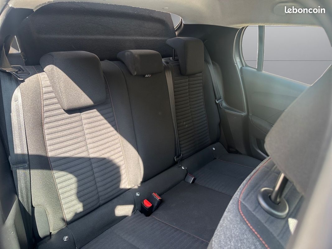 PEUGEOT 208 BUSINESS Active Business ( SUIVIE UNIQUEMENT PEUGEOT + Distribution effectuée ) (image 17)