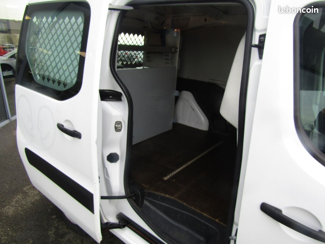 Citroen BERLINGO BLUEHDI 75CH FEEL (image 6)