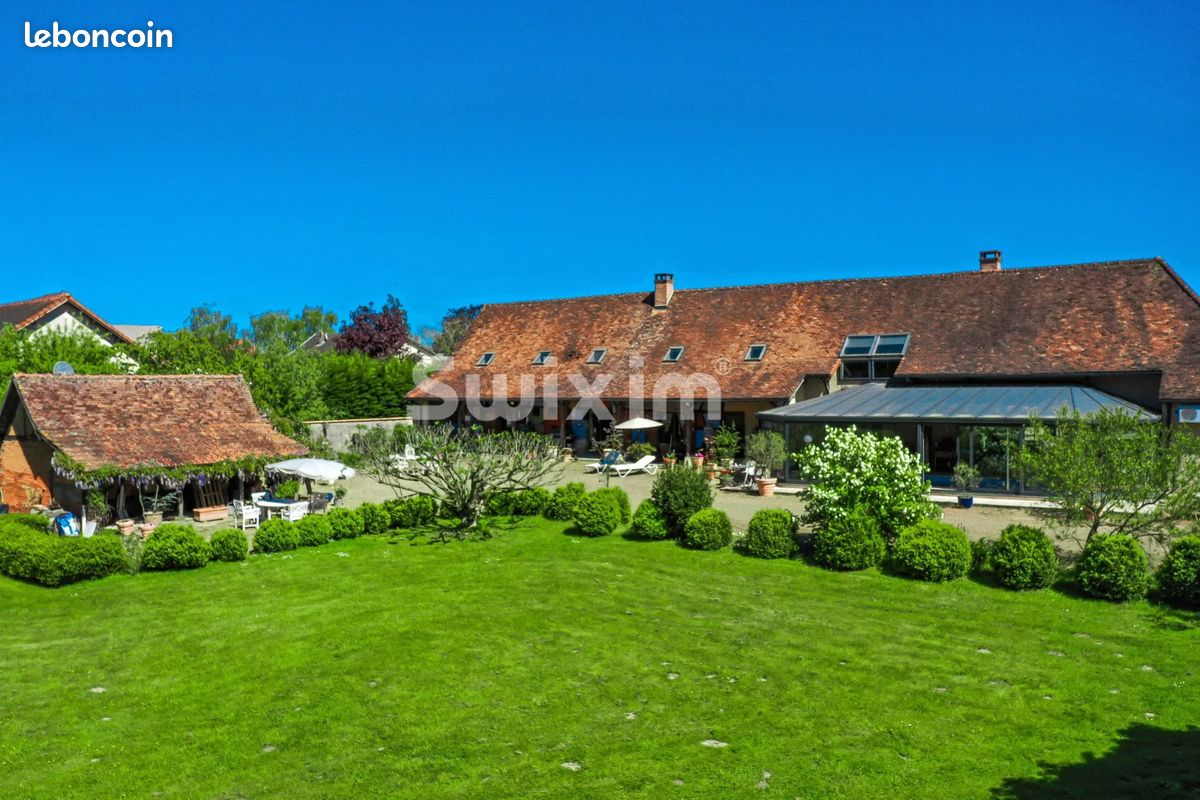 Maison 9 pièces 470 m² · à Louhans · 470 m² · 650 000 €