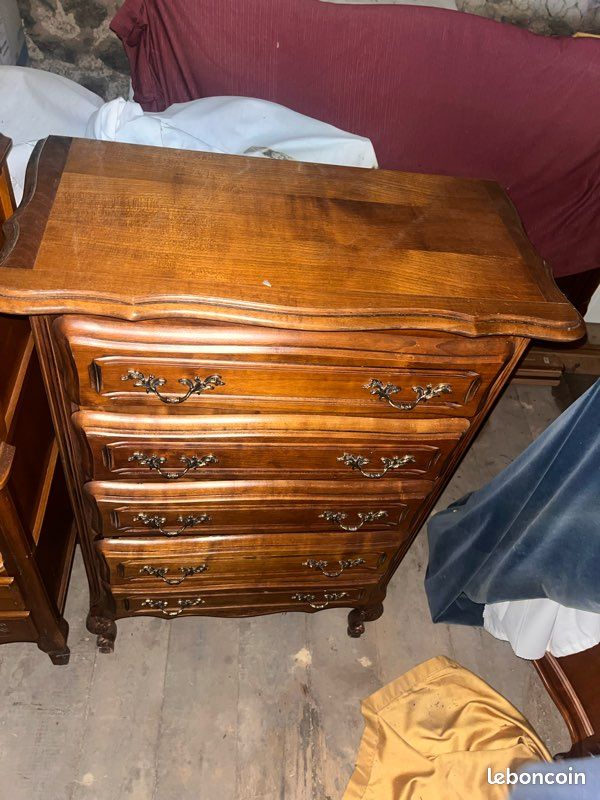 Commode (image 1)