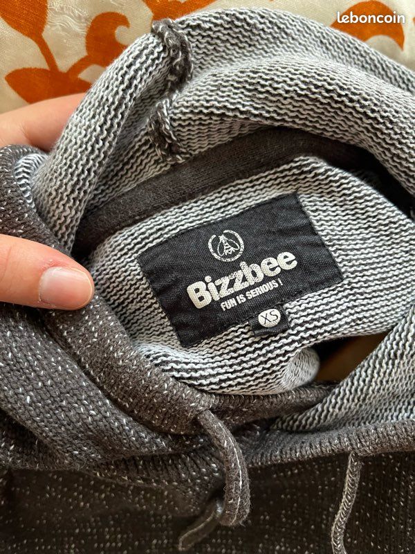 Sweat à capuche gris (image 4)