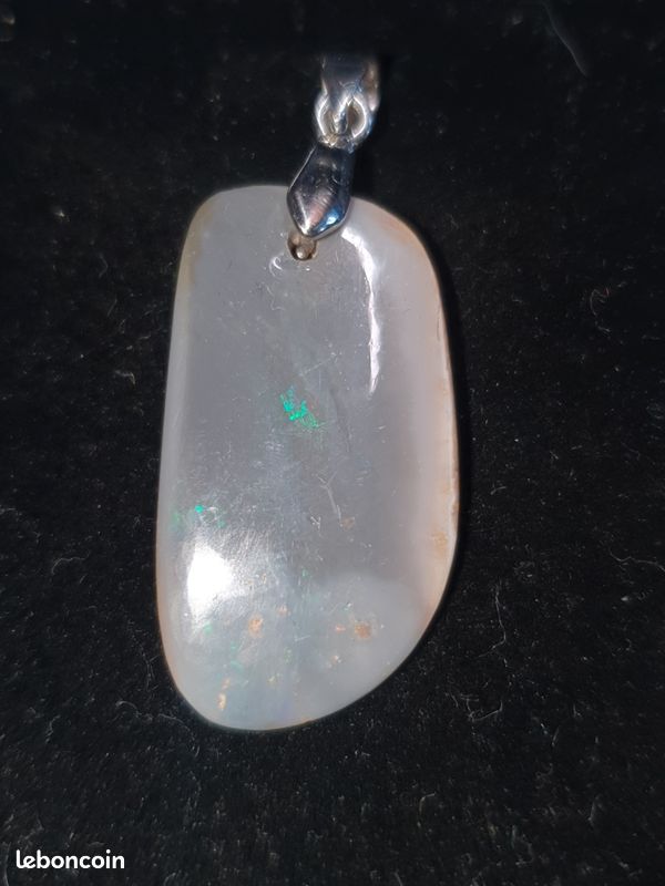 Pendentif Opale Naturelle Lightning Ridge – Bleu – Cabochon Argenté – Occasion