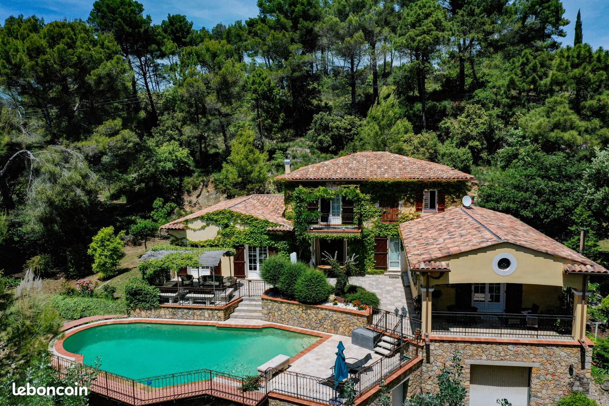 Maison 6 pièces 250 m² · à Flayosc · 250 m² · 850 000 €