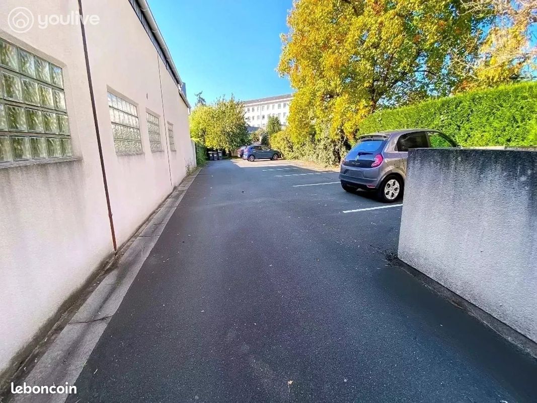 Parking/box Angers · 12 000 €