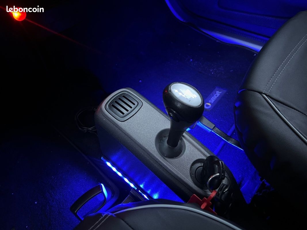 SMART FORTWO COUPE Entretien a jour defaut carroserie (image 10)