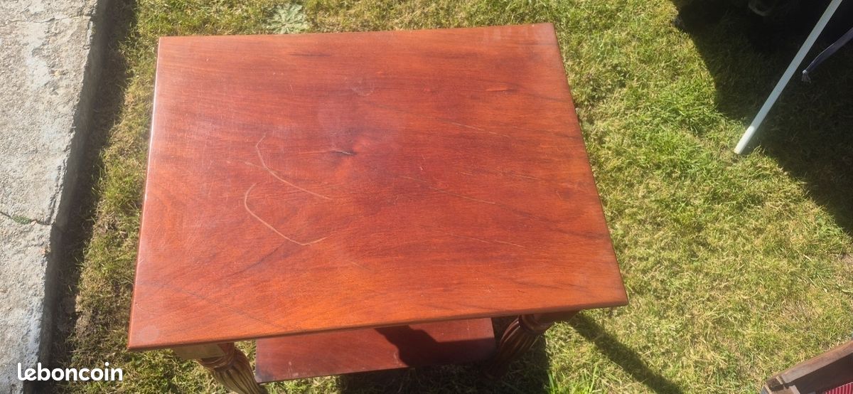 Petite table d'appoint en bois (image 2)