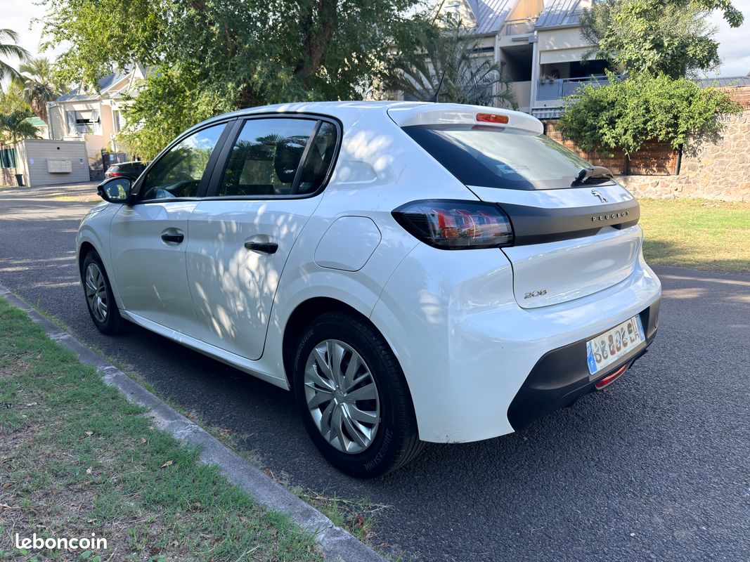 Peugeot 208 essence 75 CH 5 PORTES boite manuelle (image 2)