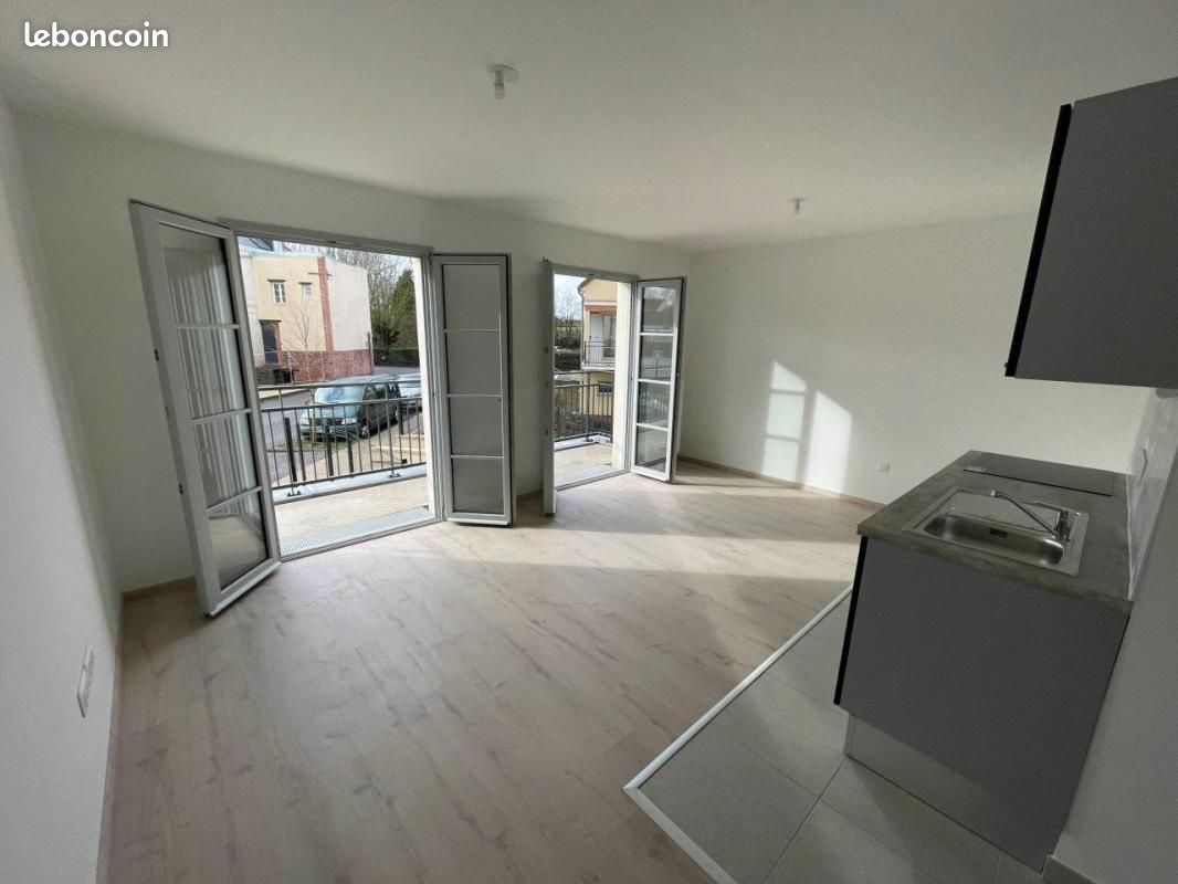 Appartement 3 pièces 59 m² · à Compiègne · 59 m² · 893 €