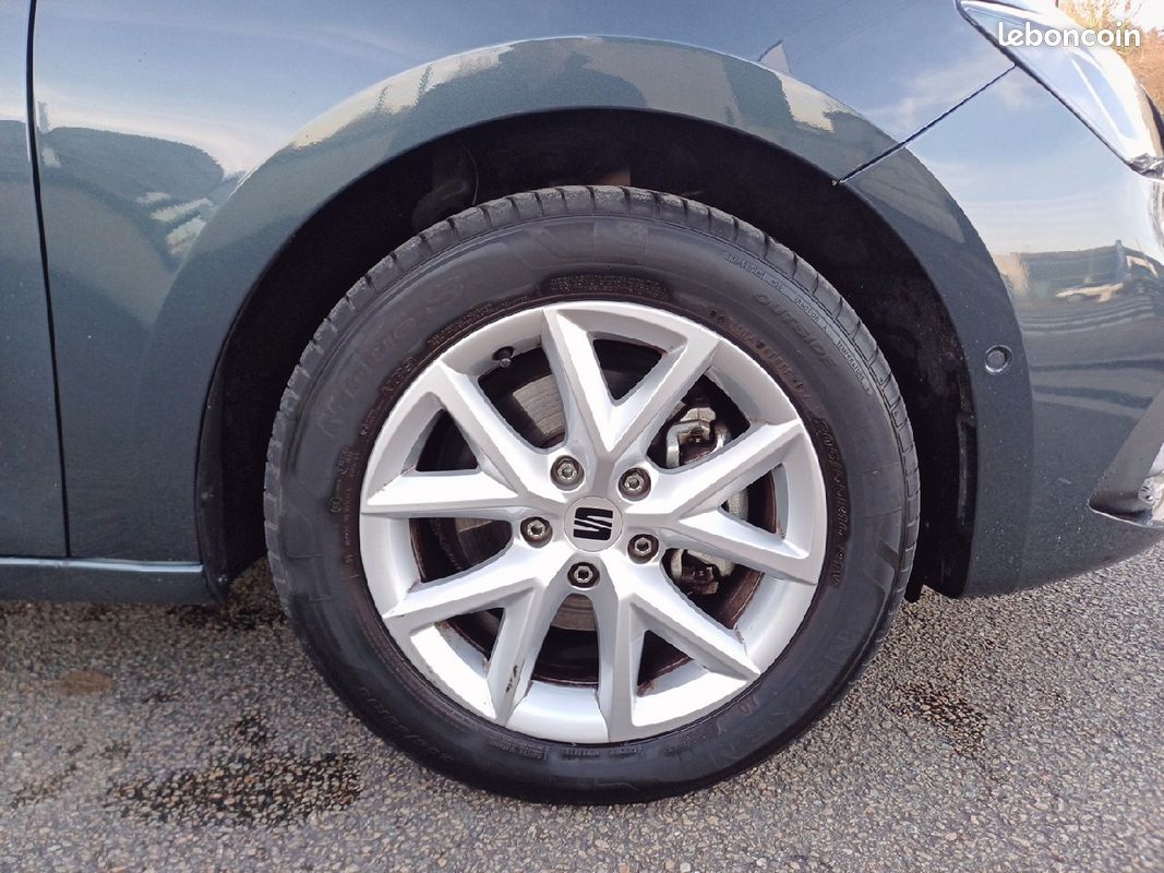 SEAT Leon 1.5 eTSI Hybrid 115 DSG7 Business (image 9)