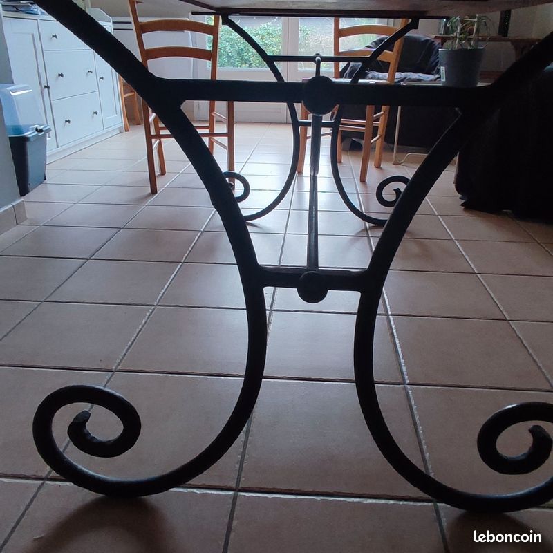 Table bois de palissandre et fer forgé (image 4)