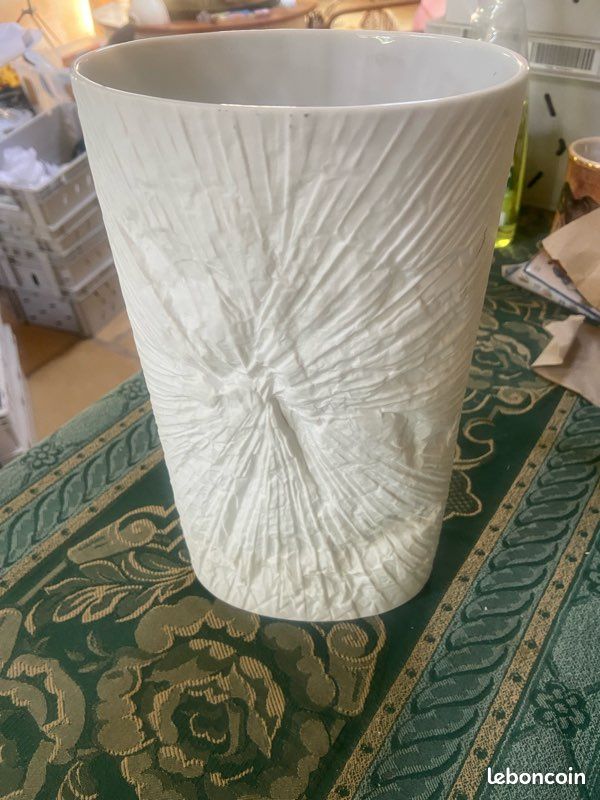 Vase Rosenthal Studio-Linie Martin Freyer modèle 2990 en porcelaine blanche mate (image 1)