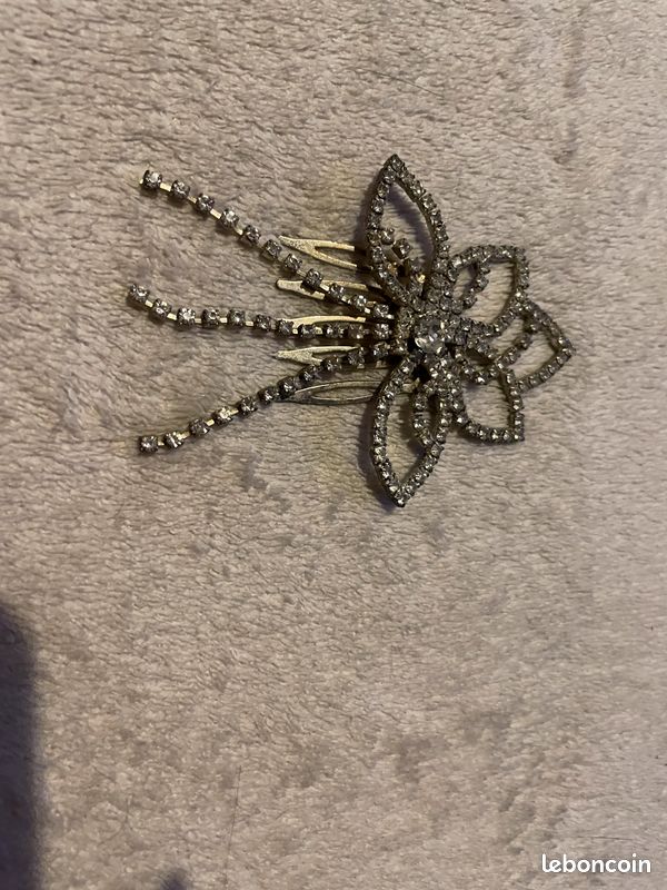 Bijoux de Cheveux, peigne style fleur ou couronne en strass (image 4)