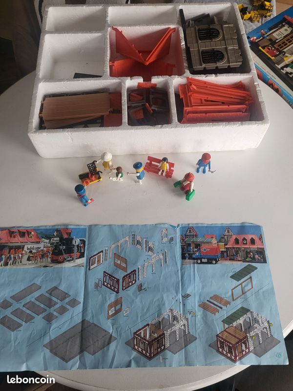 Quai de gare panneau Playmobil - Au Pays des Enfants