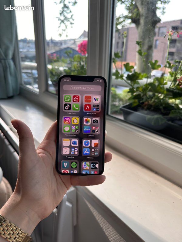 Iphone 12 pro 128g noir sidéral (image 3)
