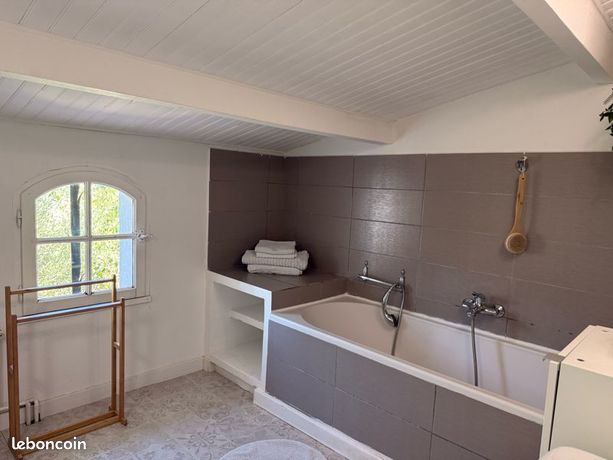 Maison atypique T4 rénovée avec piscine et vue dégagée — 15