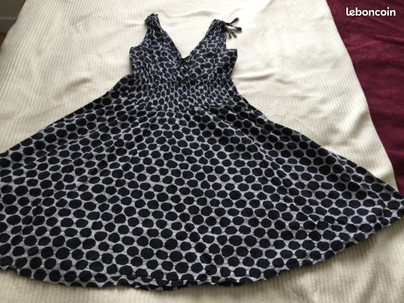 Robe noir et blanc à petit pois (image 4)