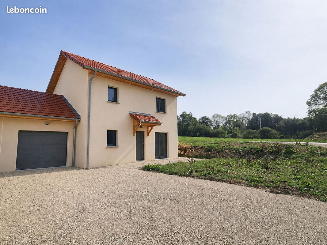 Maison 6 pièces 95 m² · au Bélieu · 95 m² · 413 000 €
