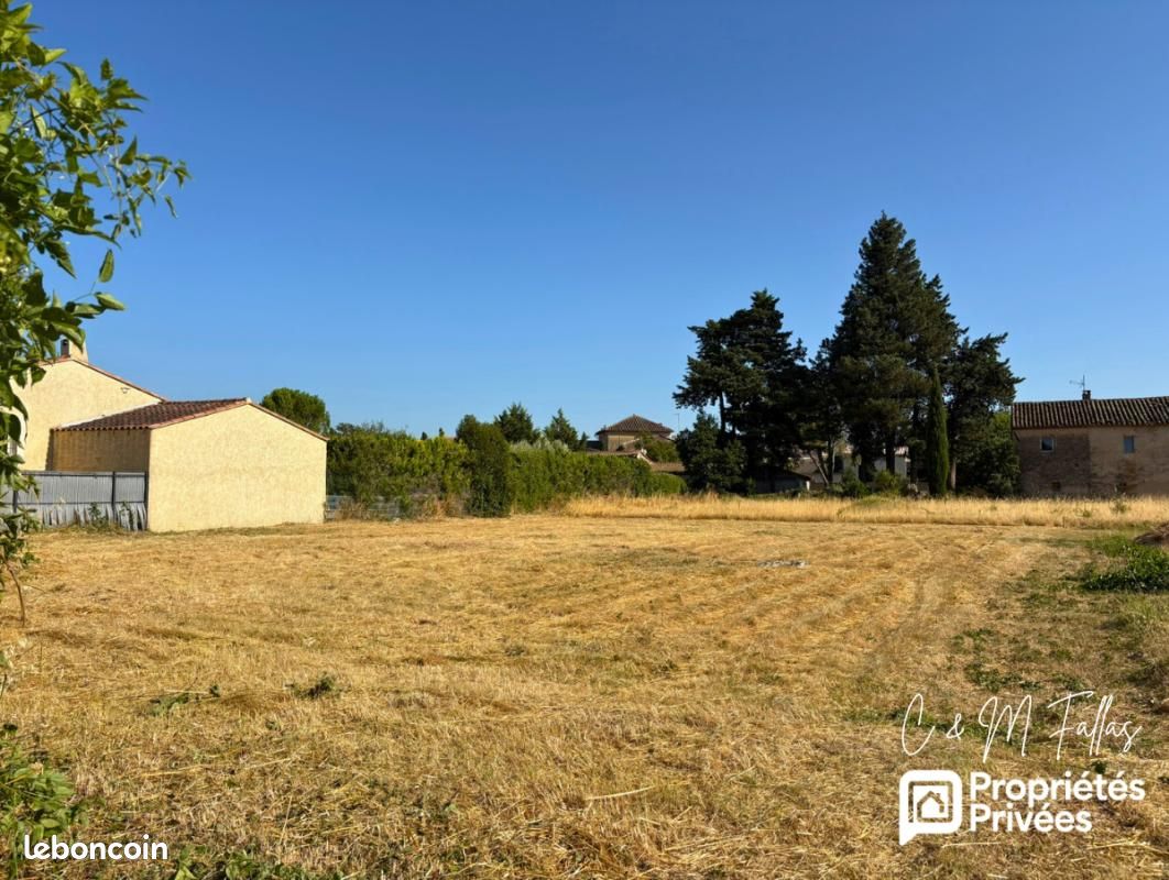 Terrain 960 m² Travaillan · 125 000 €