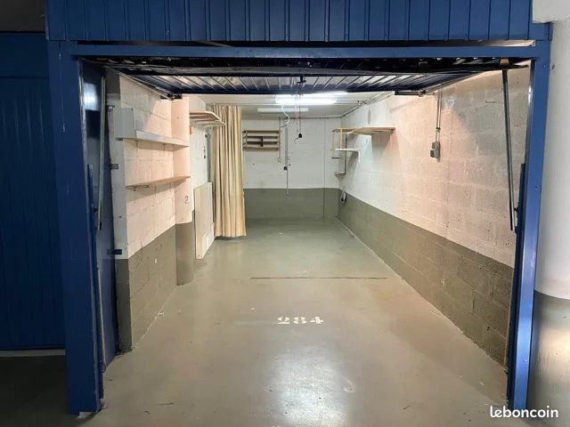 Parking 1 pièce · à Paris · 350 €/mois
