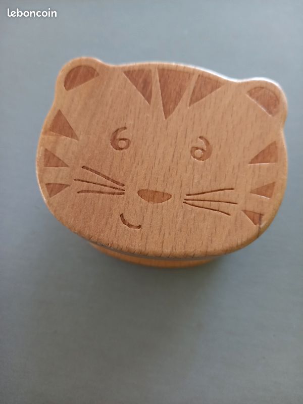 Hochet en bois (image 1)