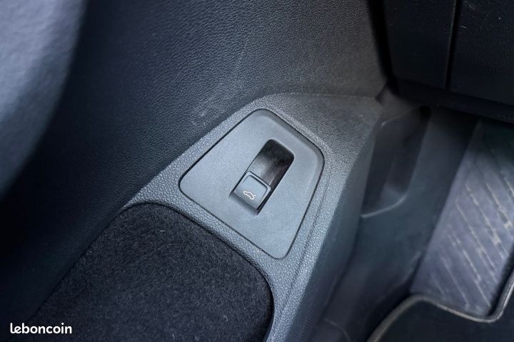 Volkswagen Tiguan 2.0 TDI 150 DSG7 Carat Exclusive / CARPLAY / TOIT OUVRANT / CAMERA 360 / REGULATEUR ACC (image 19)