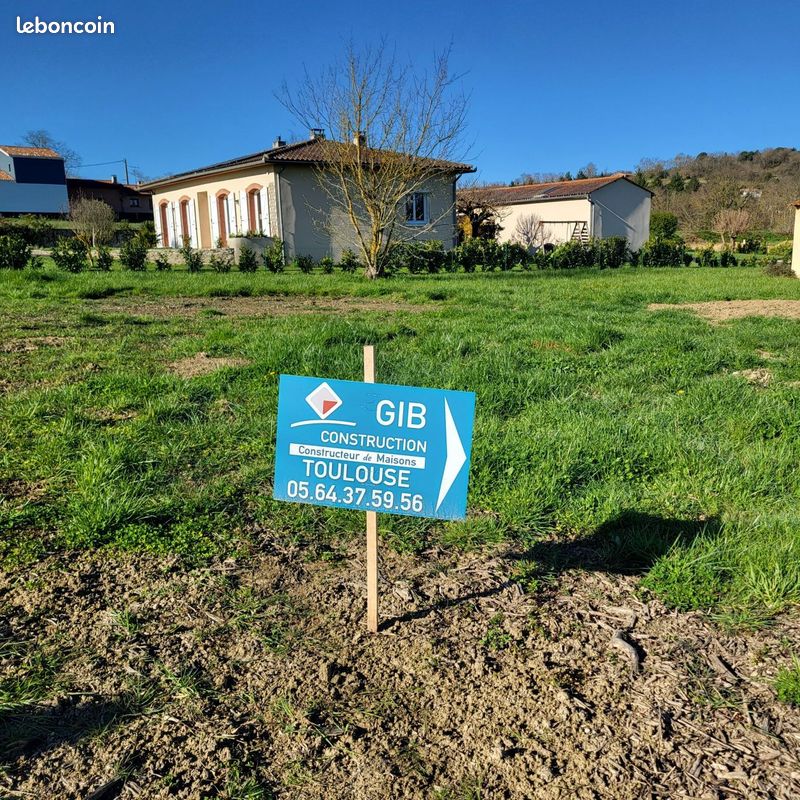 Terrain à bâtir de 403 m² à GARDOUCH (31) · 79 000 €