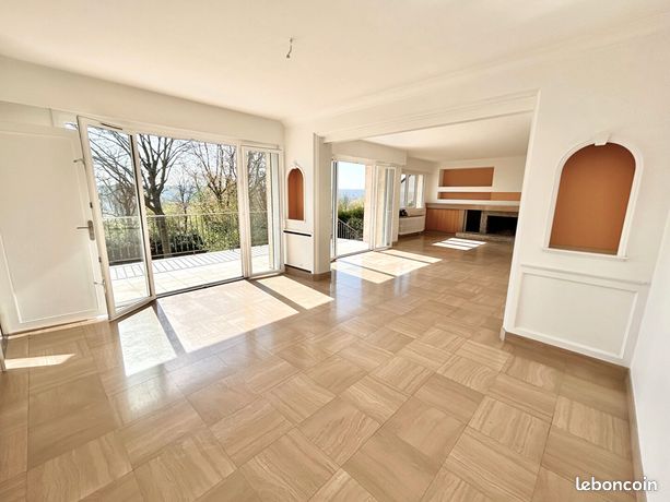 Villa 10 pièces 360 m²