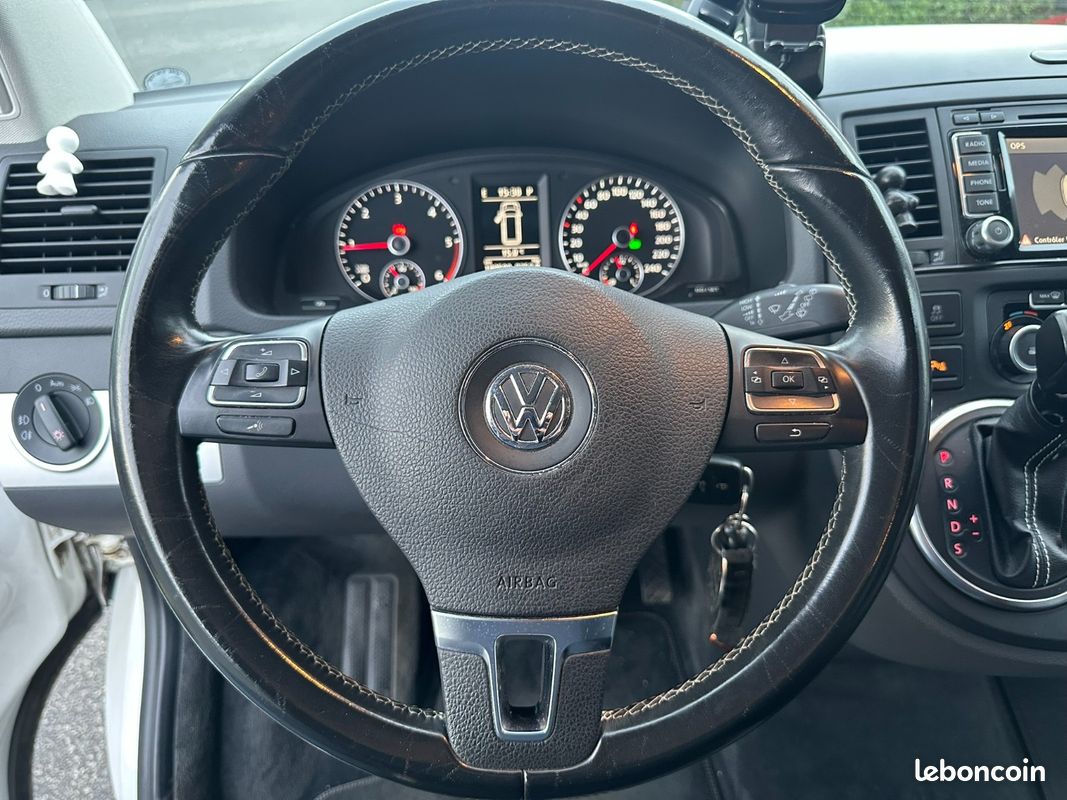 VOLKSWAGEN MULTIVAN 2.0 BiTDI 180 FAP Match DSG7 / DISTRIBUTION FAITE / PNEUS AV NEUFS (image 26)