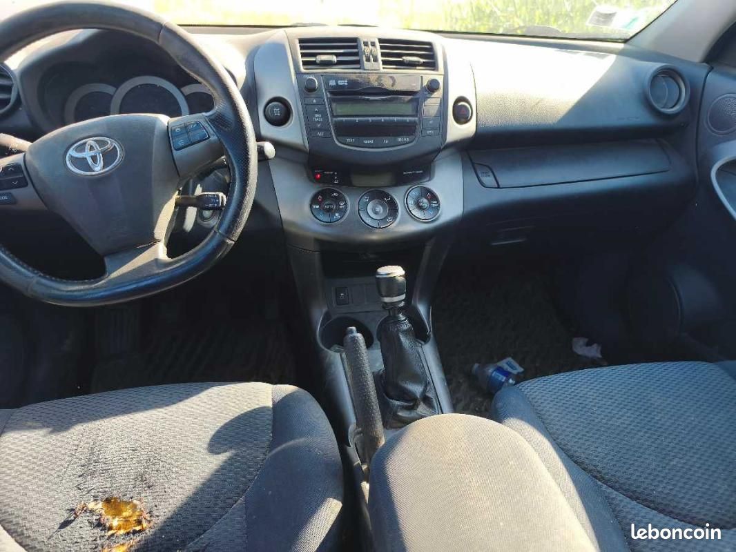 Toyota RAV4 2.2 D4D 150 4x4 150CV 06/2009 A PRO UNIQUEMENT (image 3)