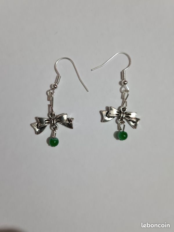 Boucles d'oreilles nœuds papillon (image 1)
