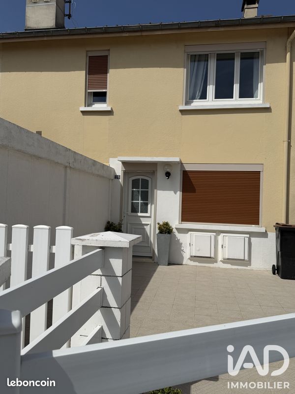 Maison 5 pièces 92 m² · à Ay-Champagne · 92 m² · 242 000 €