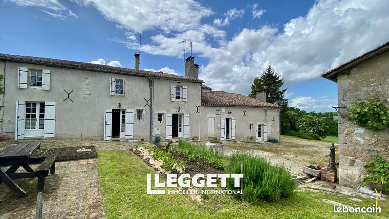 Maison 14 pièces 370 m²