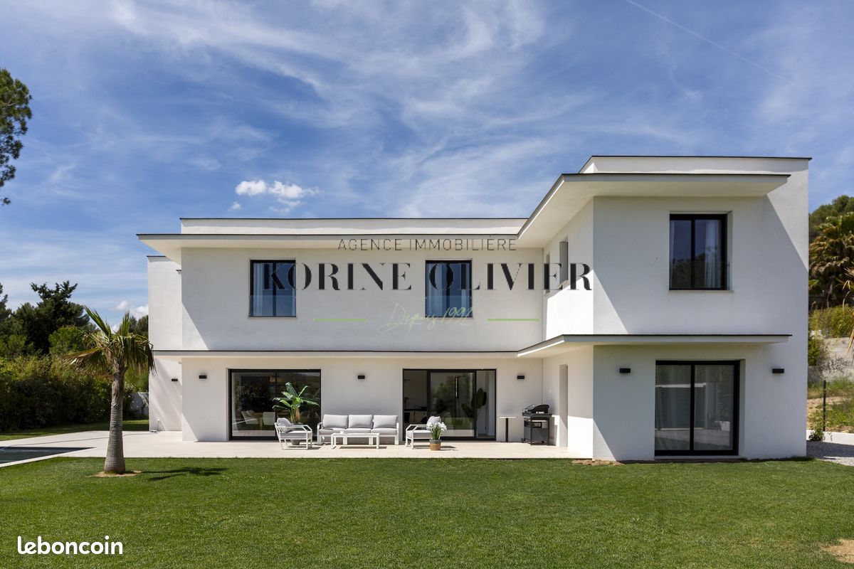 Maison 7 pièces 215 m² · à Ventabren · 215 m² · 1 349 000 €
